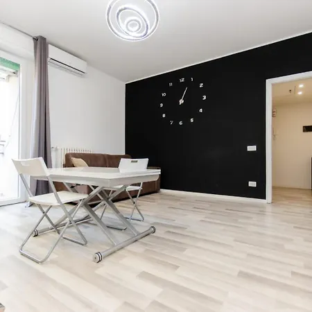 Lugano S&s Home, Moderna E Tranquilla, Vicino Al Centro Di Milano, Con Parcheggio Gratuito Esterno 公寓