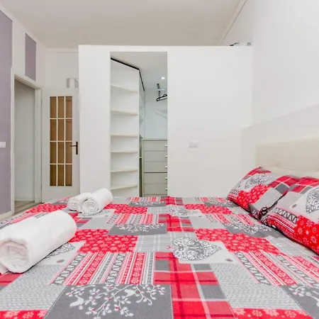 Lugano S&s Home, Moderna E Tranquilla, Vicino Al Centro Di Milano, Con Parcheggio Gratuito Esterno Διαμέρισμα *