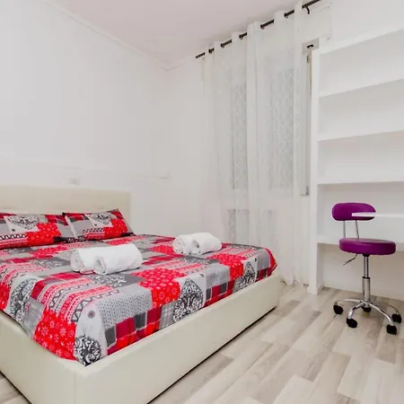 Lugano S&s Home, Moderna E Tranquilla, Vicino Al Centro Di Milano, Con Parcheggio Gratuito Esterno Μιλάνο