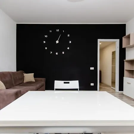 Διαμέρισμα Lugano S&s Home, Moderna E Tranquilla, Vicino Al Centro Di Milano, Con Parcheggio Gratuito Esterno *