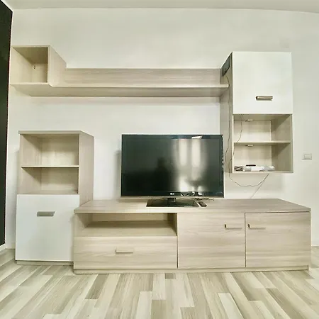 Lugano S&s Home, Moderna E Tranquilla, Vicino Al Centro Di Milano, Con Parcheggio Gratuito Esterno Διαμέρισμα
