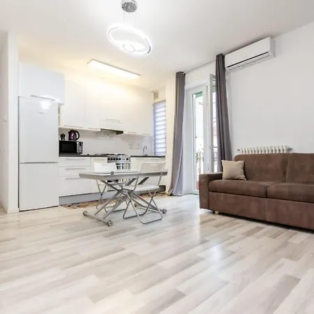 Lugano S&s Home, Moderna E Tranquilla, Vicino Al Centro Di Milano, Con Parcheggio Gratuito Esterno Milán