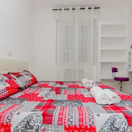Lugano S&s Home, Moderna E Tranquilla, Vicino Al Centro Di Milano, Con Parcheggio Gratuito Esterno *